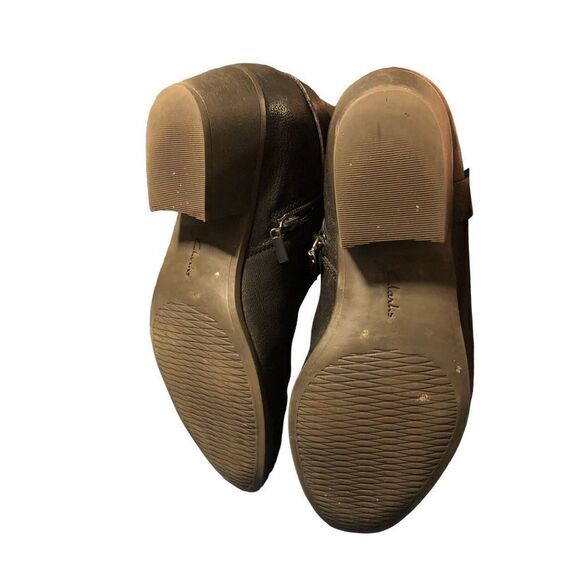 Clark’s Leather Cushion Zip Booties 10 - Picture 11 of 11